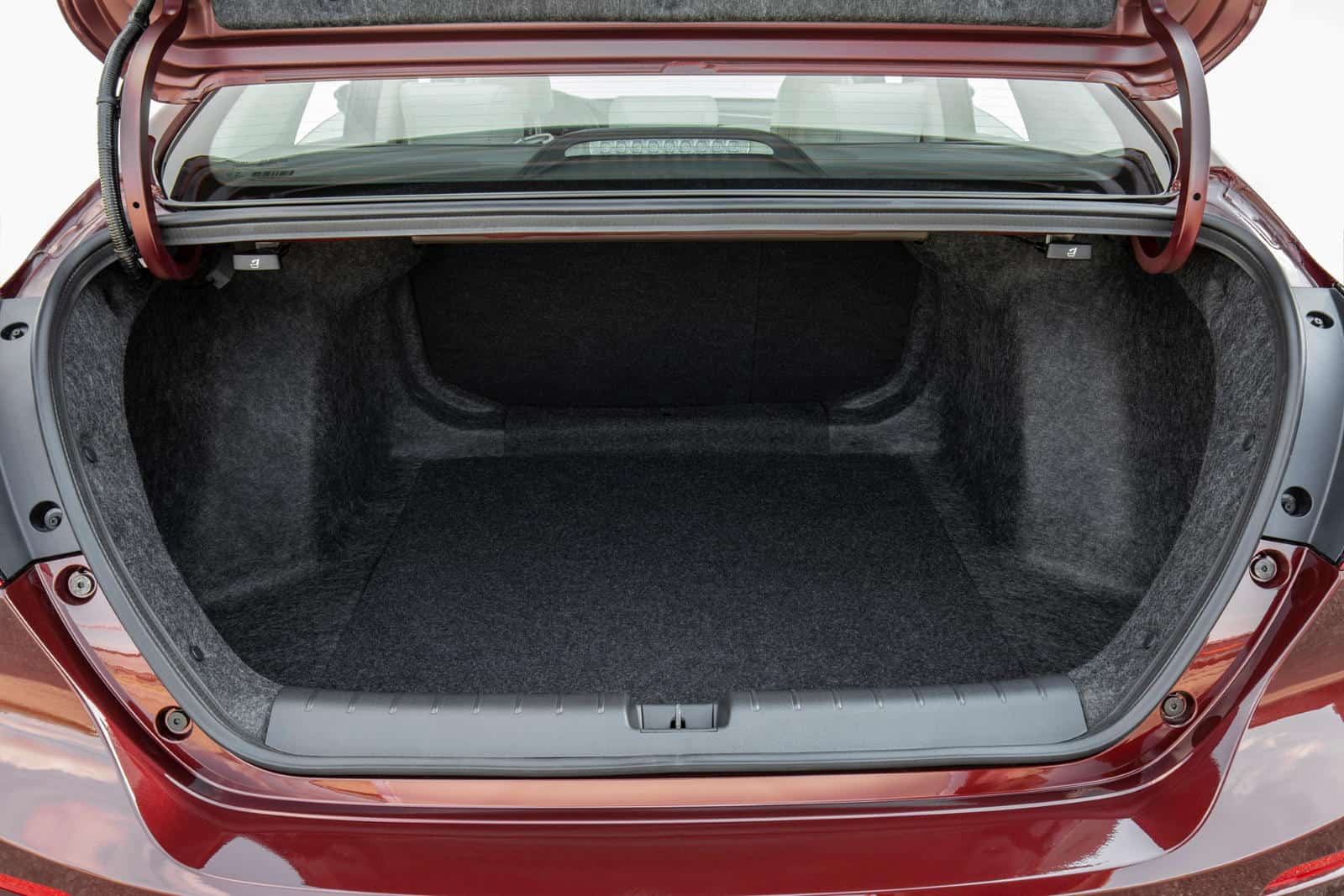 Luggage area kit for Honda Insight to improve trunk space and prevent damage.