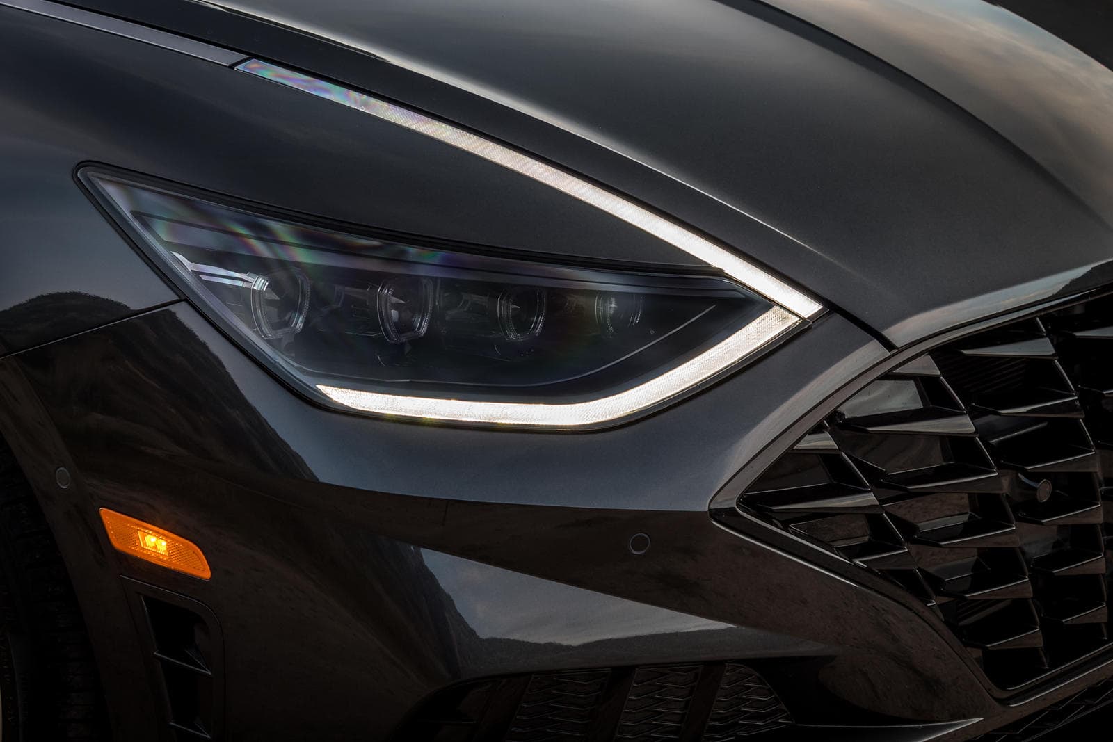 Hyundai Sonata headlamp and fog lamp upgrade kit for improved visibility and style.