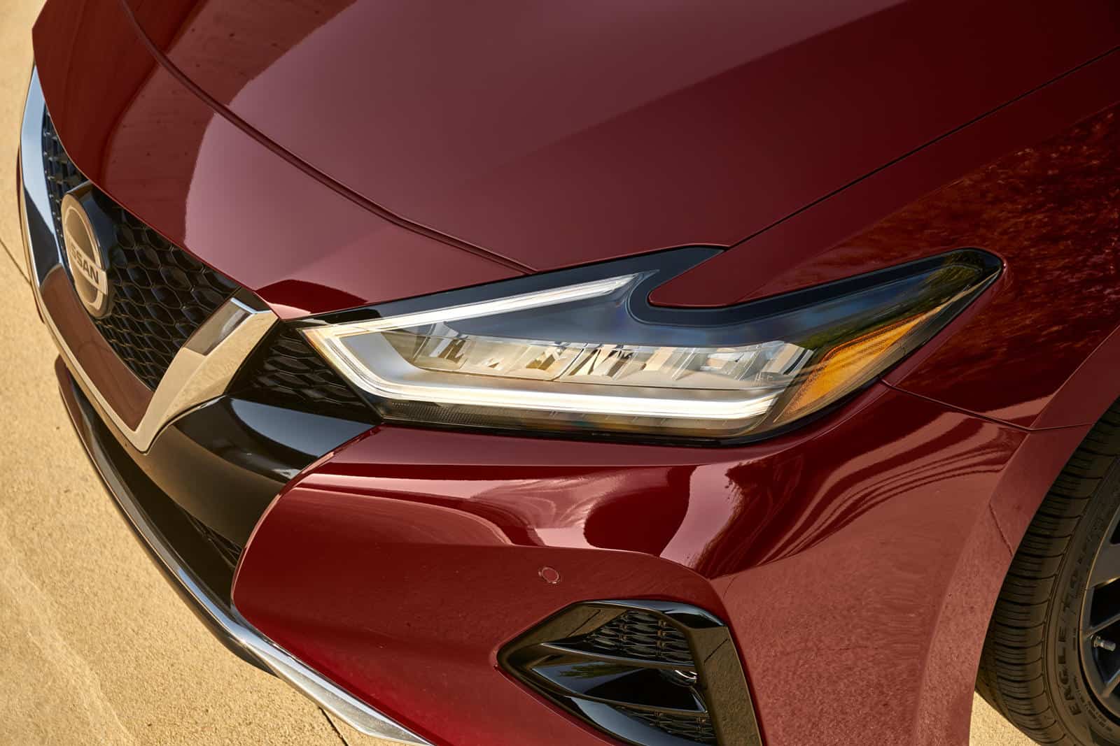 High-quality Nissan Maxima headlamp and fog lamp upgrade for improved visibility and style.