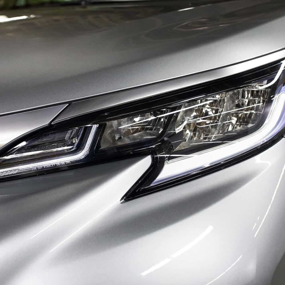 High-quality Toyota Sienna headlamp and fog lamp upgrade for enhanced visibility and style.