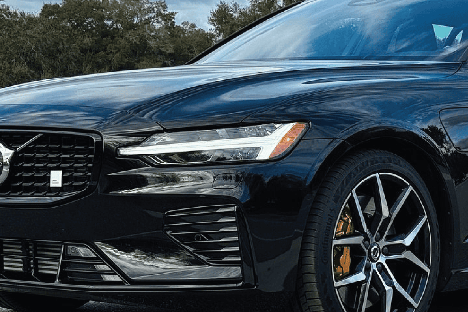 High-quality Volvo V60 headlamp replacement kit for improved visibility and style.