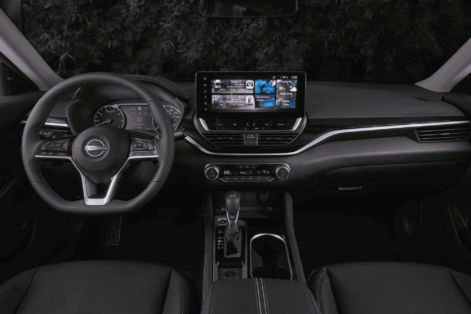 Interior dashboard and infotainment system of Nissan Teana.