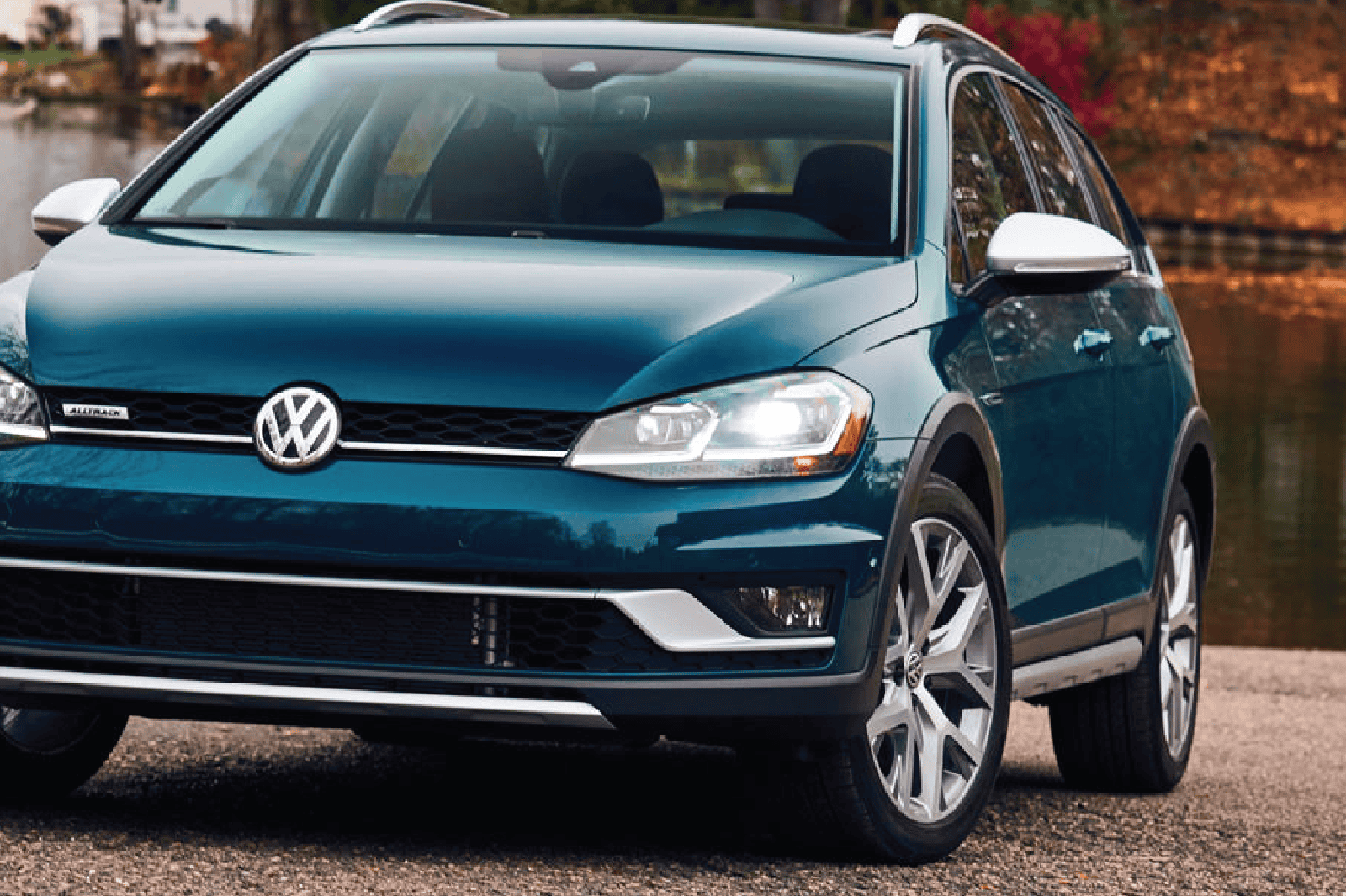 Volkswagen Golf-Alltrack headlamp and fog lamp upgrade kit for improved visibility. Perfect for enha.