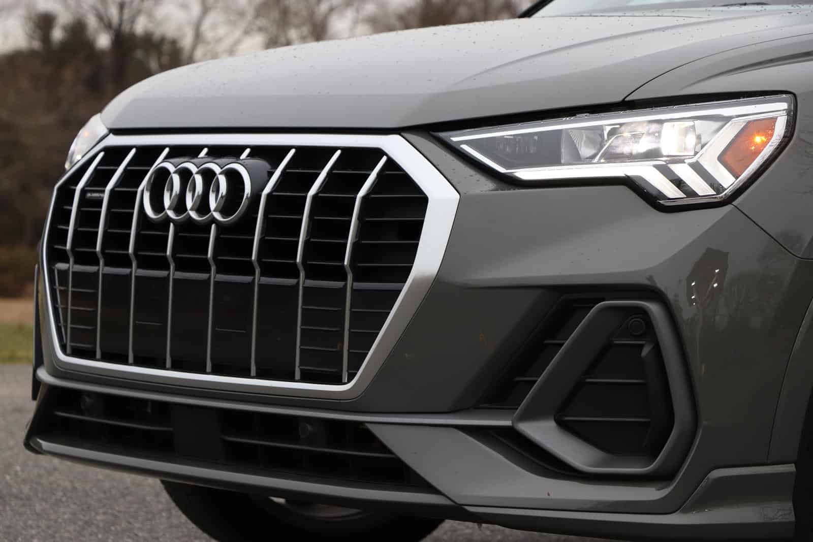 Headlamp kit for Audi Q3 with modern LED design and high performance.