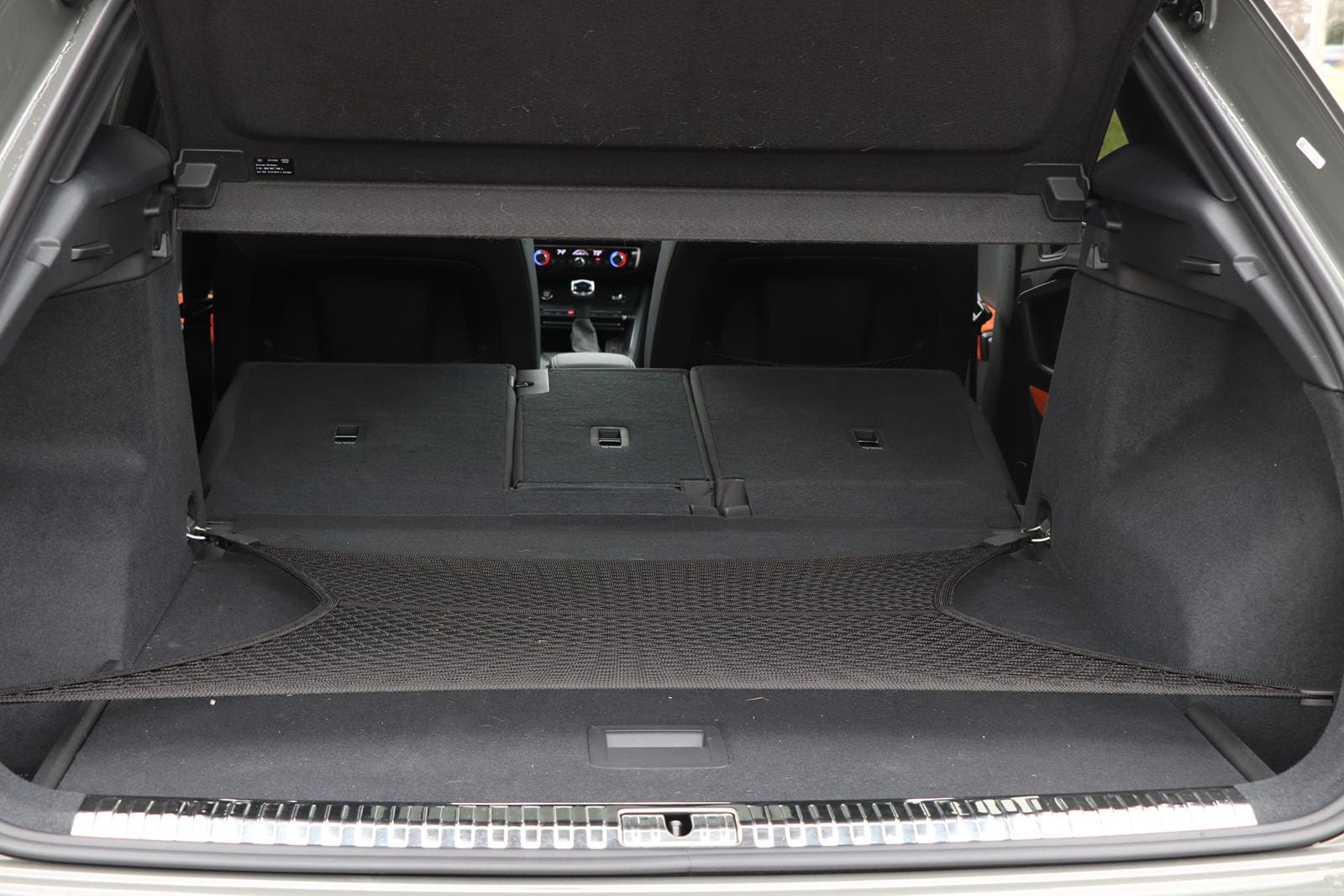 Audi Q3 luggage area kit for improved storage and protection in the trunk. Perfect for organizing yo.
