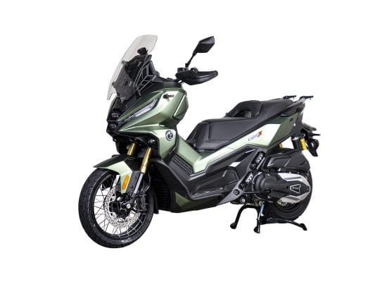 VOGE SR450X motorcycle with paint protection kit and accessories.