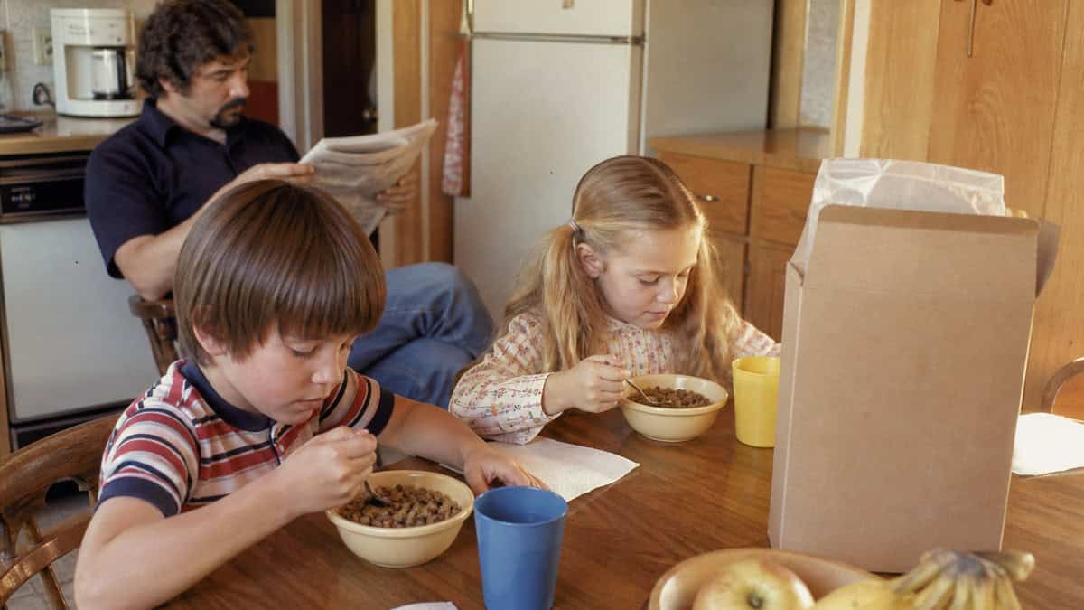 15 TV Commercials from Our Childhood That Would Be Banned Today 16 Children eating chocolate-chip cereal at a late-1970s breakfast table