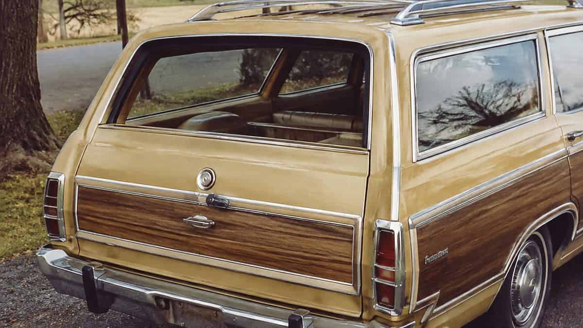 11 Things Every Kid Who Rode in a Station Wagon Remembers 5 The Manual Rear Window