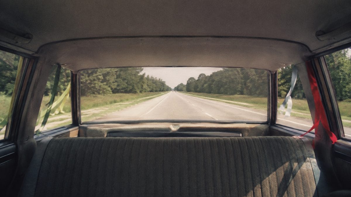 11 Things Every Kid Who Rode in a Station Wagon Remembers 10 Kids sweating in back of station wagon