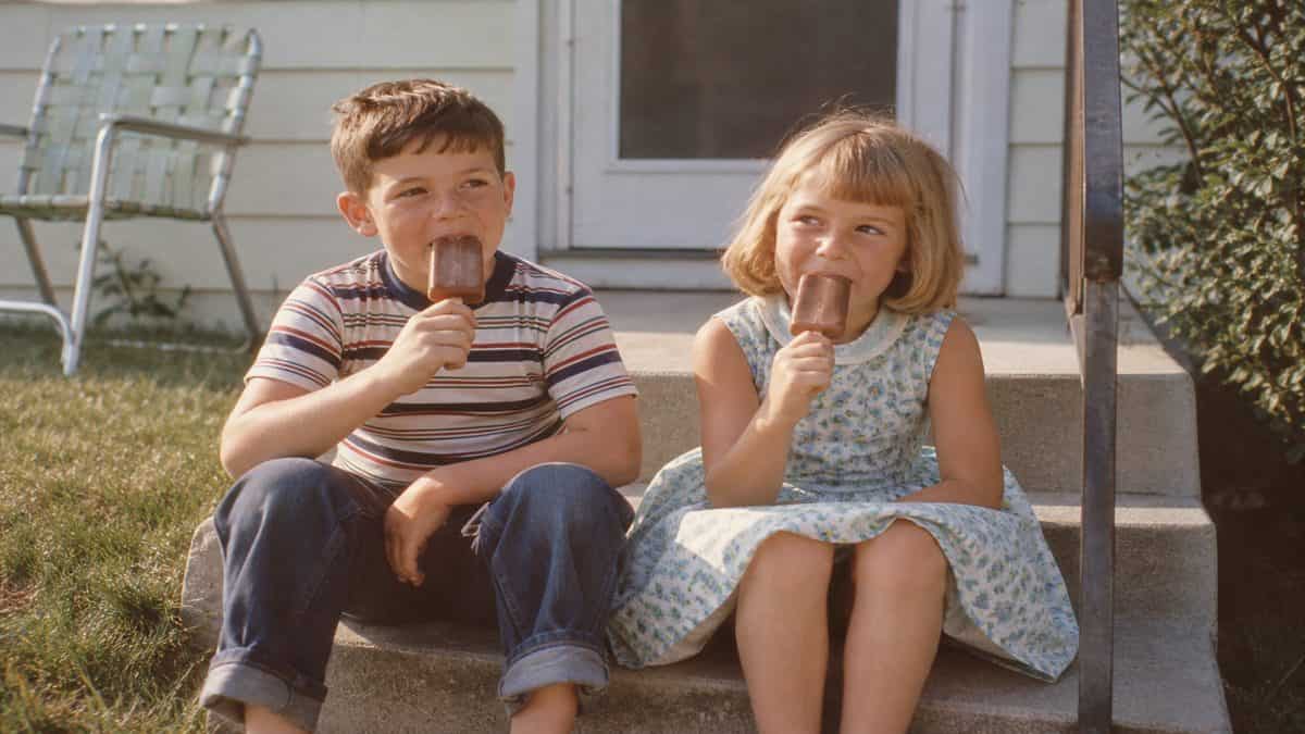 16 Once-Popular '60s Foods That Are Hard to Find Today 17 Kids eating chocolate pudding pops