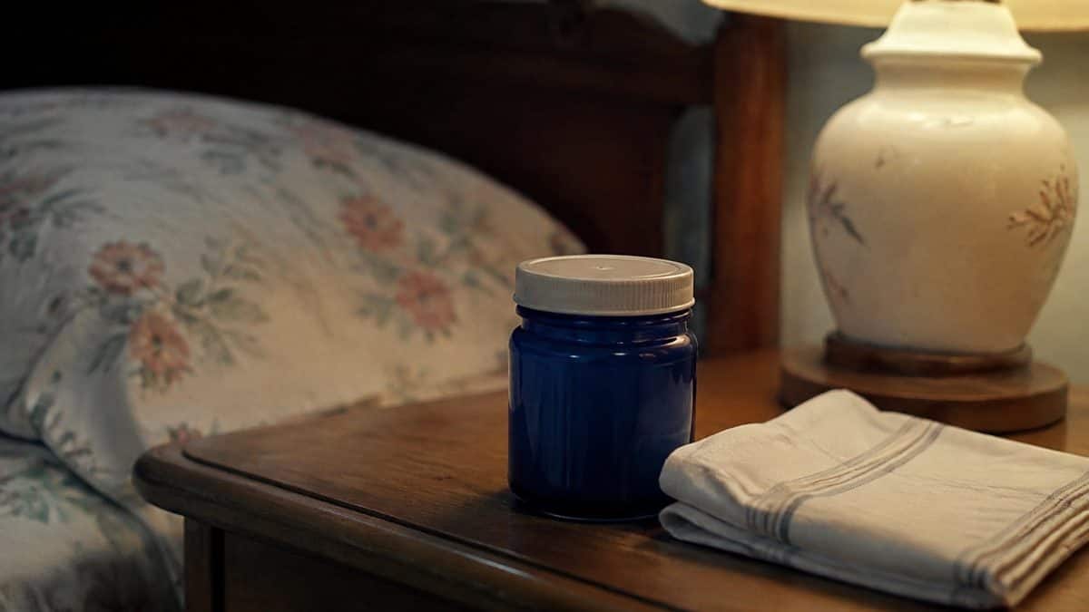 Home Remedies Every '60s Mom Swore By 3 Authentic vintage photo of a Vicks VapoRub jar