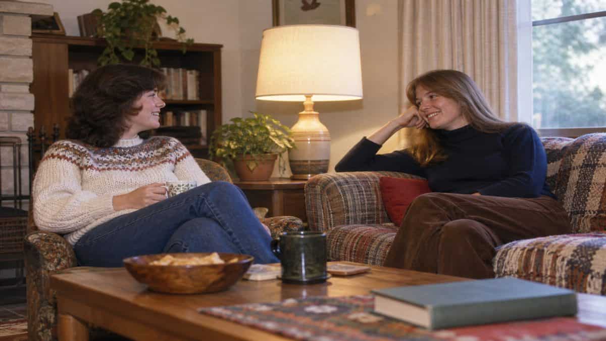 17 Life Skills We Learned Without the Internet That Made Us Smarter 15 Friends chatting at a gathering