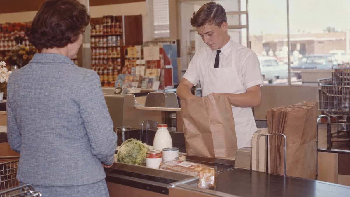 15 Grocery Store Features from the '60s That Have Vanished 7 1960s grocery store bag boy at checkout