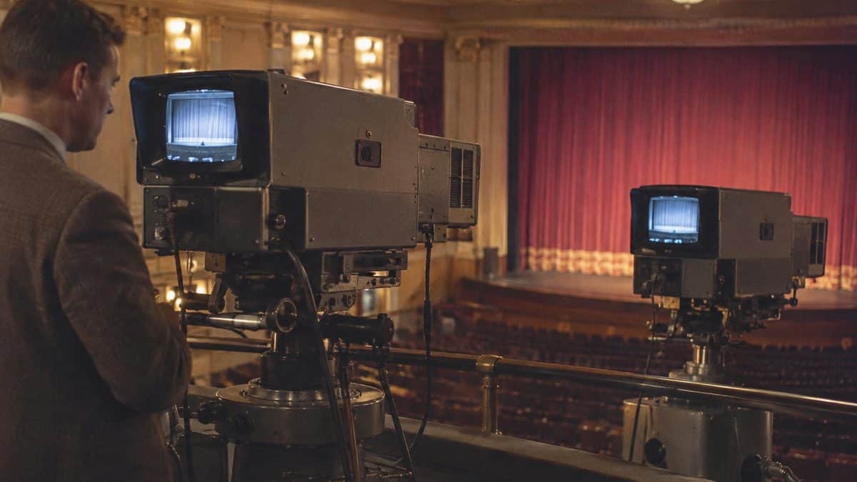 Forgotten 1960s Products That Were Ahead of Their Time 3 Electronovision cameras in a theater