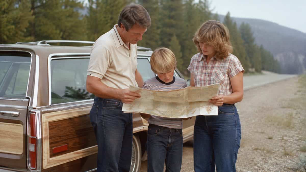 Life Skills Our Generation Mastered That Barely Exist Anymore 2 Family reading a real paper map