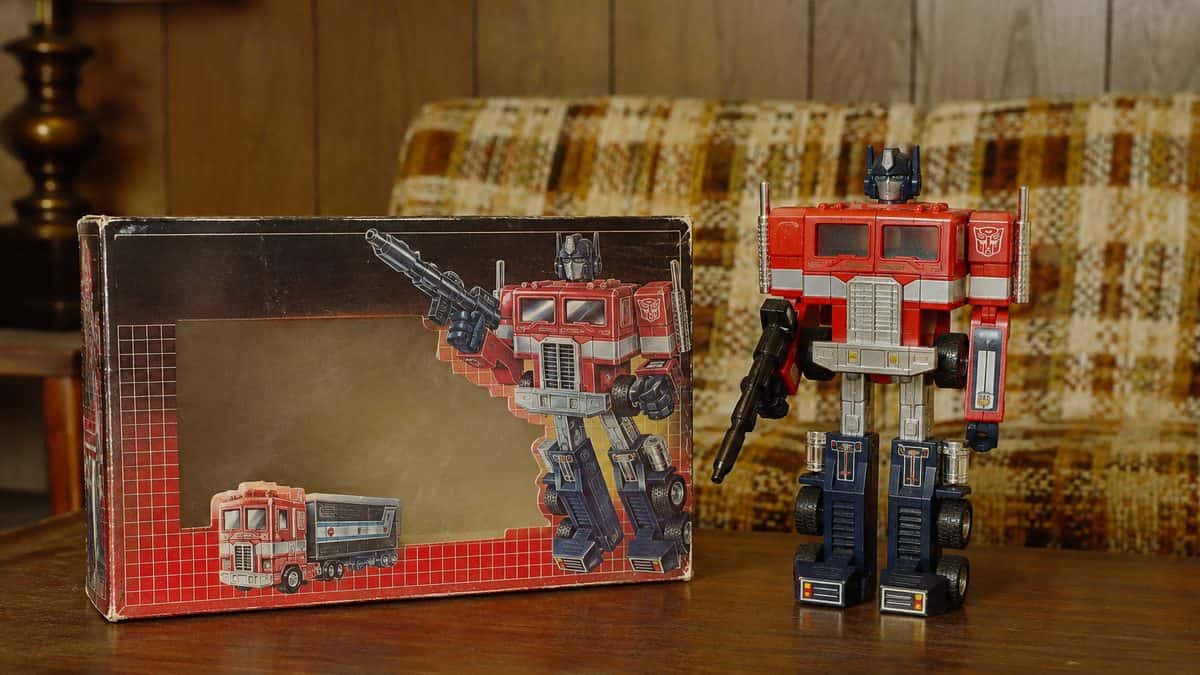 '80s Toys That Are Worth a Fortune Now 2 Real 1984 G1 Optimus Prime toy and box