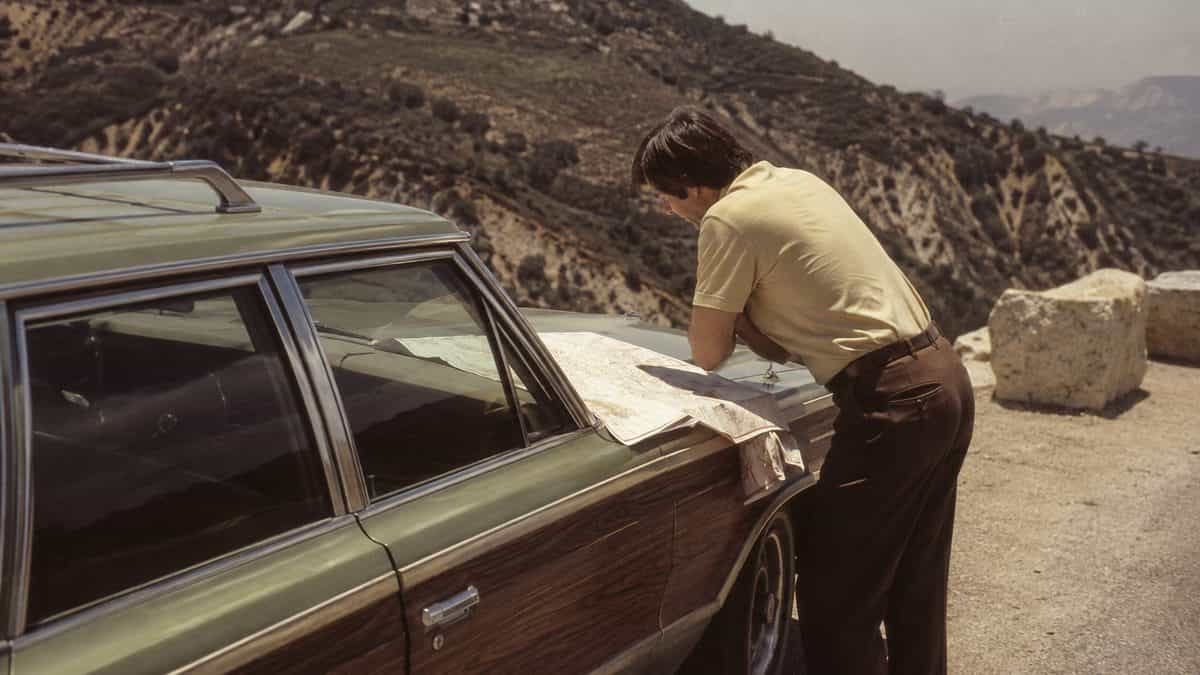 13 Family Road Trip Rituals from the '70s Nobody Does Anymore 2 The Paper Map Ritual