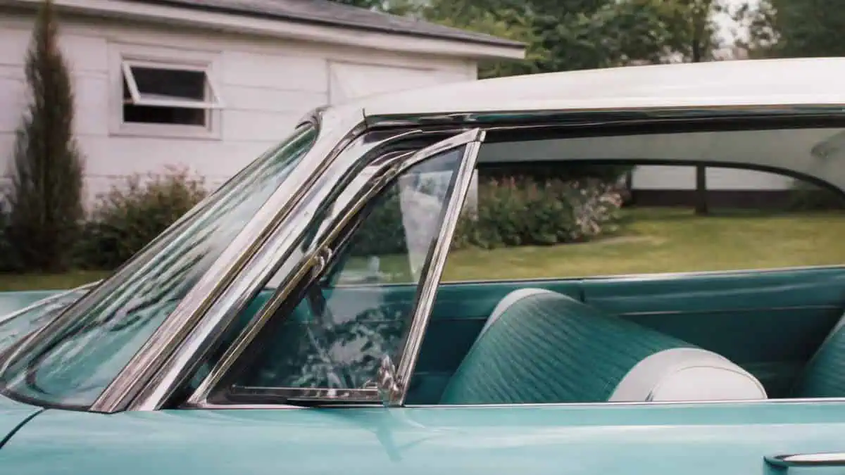 Classic car vent window