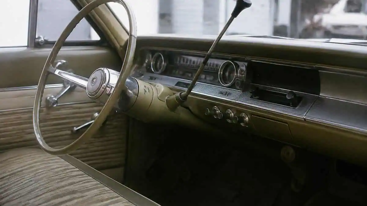 Three-on-the-tree steering column shifter