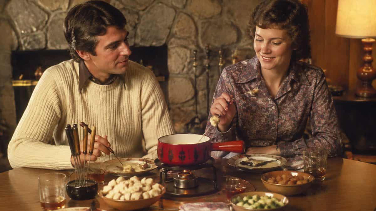 Retro Home Decorations That Are Surprisingly Valuable Now 13 Fondue party