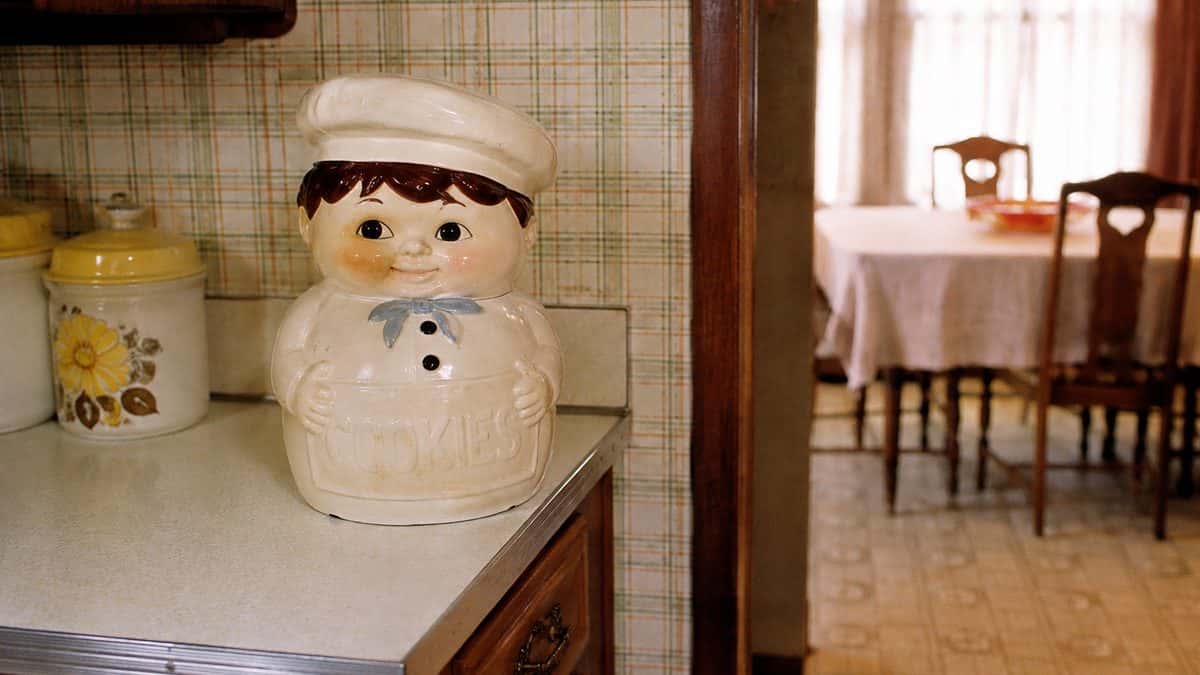 Retro Home Decorations That Are Surprisingly Valuable Now 15 Vintage novelty cookie jar in a retro kitchen