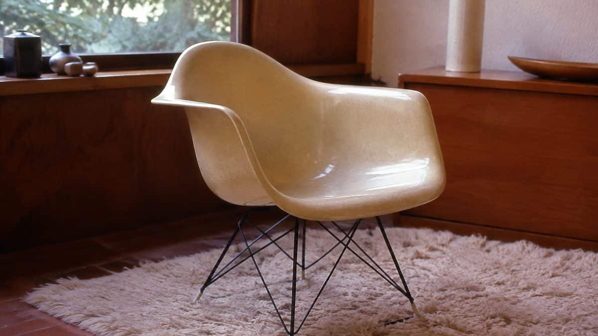 Retro Home Decorations That Are Surprisingly Valuable Now 4 Authentic Eames fiberglass shell chair