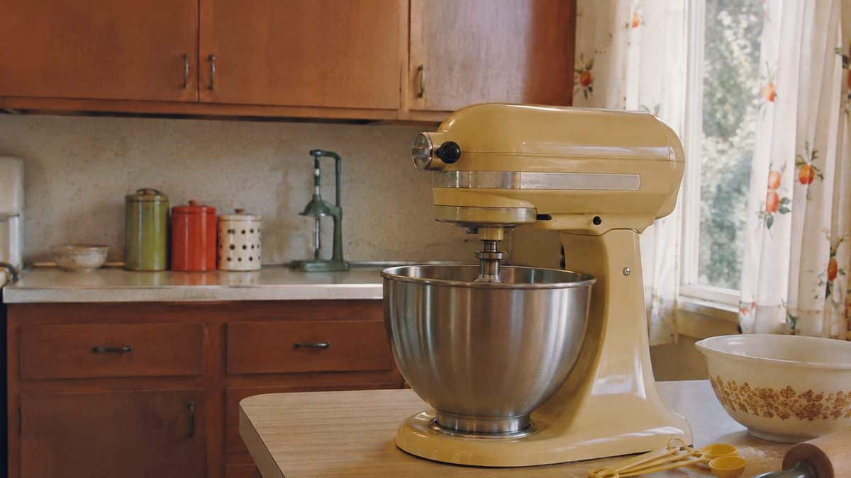 14 Vintage Kitchen Appliances from the '60s Worth a Small Fortune Today 3 Vintage KitchenAid mixer