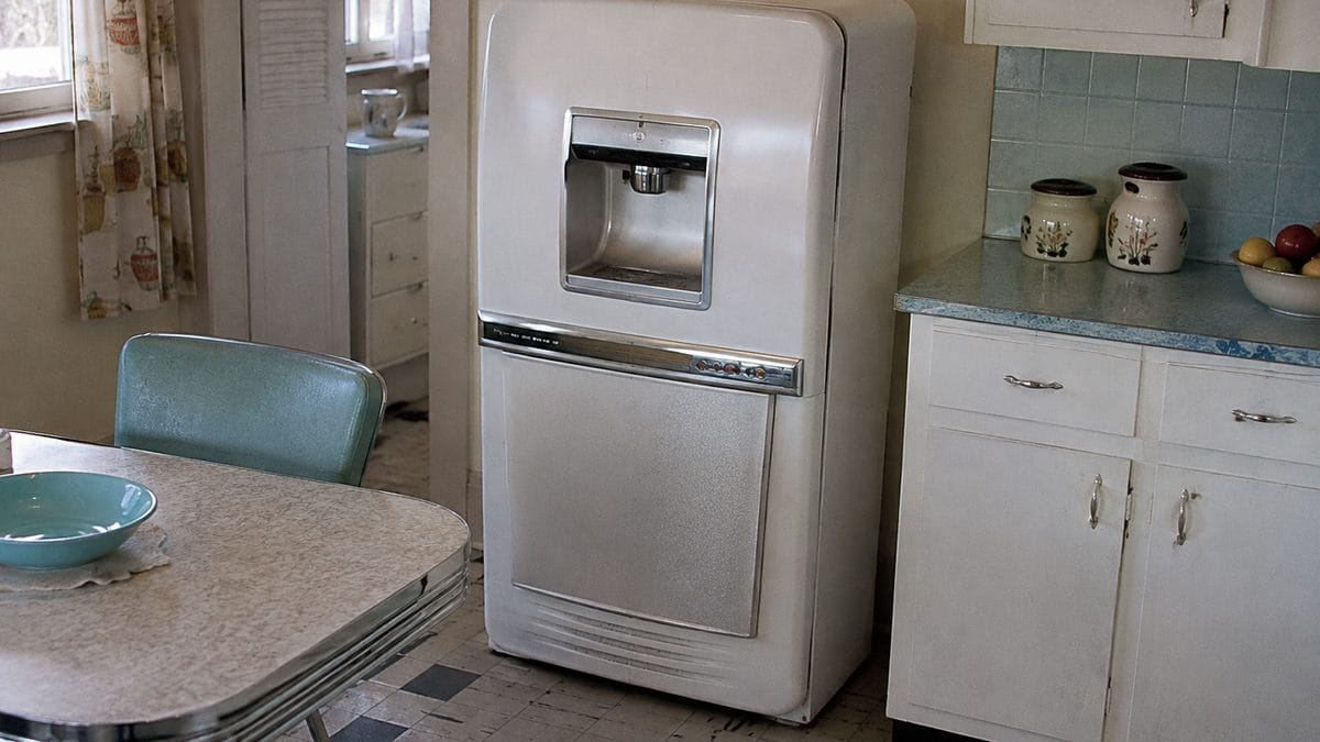 14 Vintage Kitchen Appliances from the '60s Worth a Small Fortune Today 10 1960s Rival Ice-O-Mat