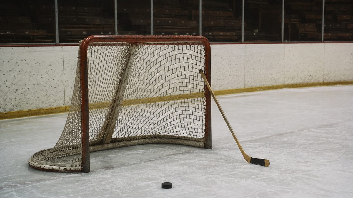 Defining Sports Moments from the '70s That Made Headlines 12 Bobby Orr's 1970 goal