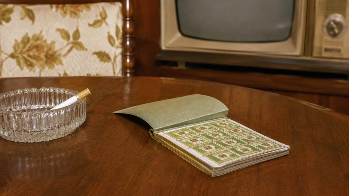 15 Gas Station Services We Took for Granted in the '60s 6 Authentic S&H Green Stamps booklet or stamps