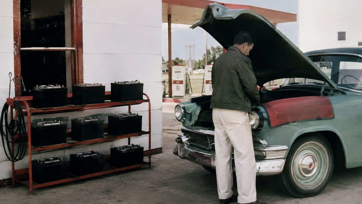 15 Gas Station Services We Took for Granted in the '60s 8 Battery Service