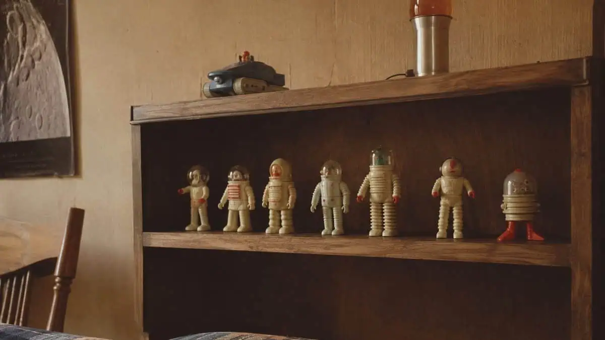 16 Things Every Kid Had in Their Bedroom in the '70s 12 Photograph of authentic vintage 1970s Kenner Star Wars action figures.