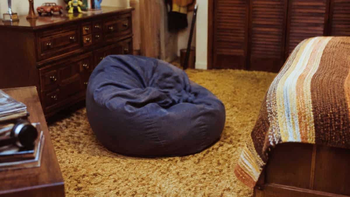 16 Things Every Kid Had in Their Bedroom in the '70s 3 Authentic 1970s photo of a bedroom with a bean bag chair.