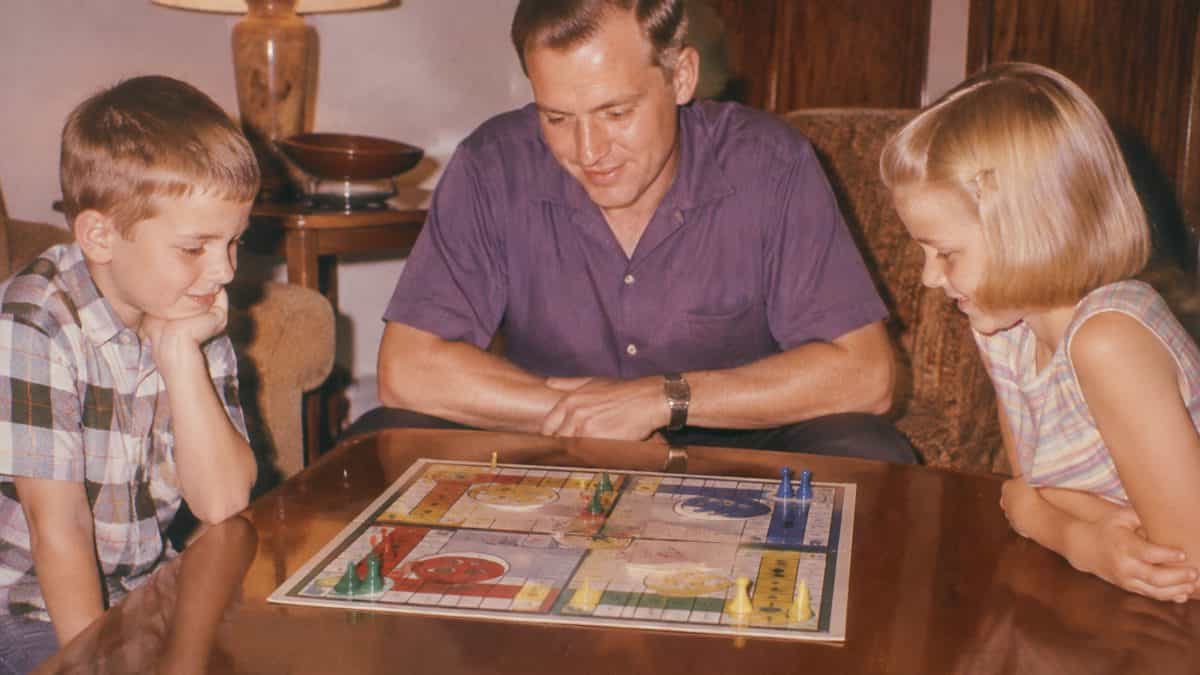 Classic Board Games from the '60s Worth Playing Again 8 Family playing Sorry