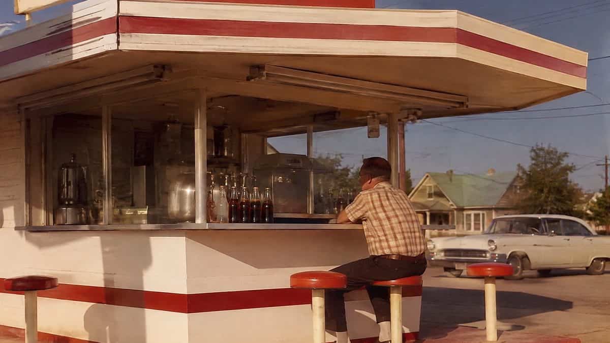 31 Popular Sodas from the '60s and '70s We Want Back 10 Mason's Root Beer stand or bottle
