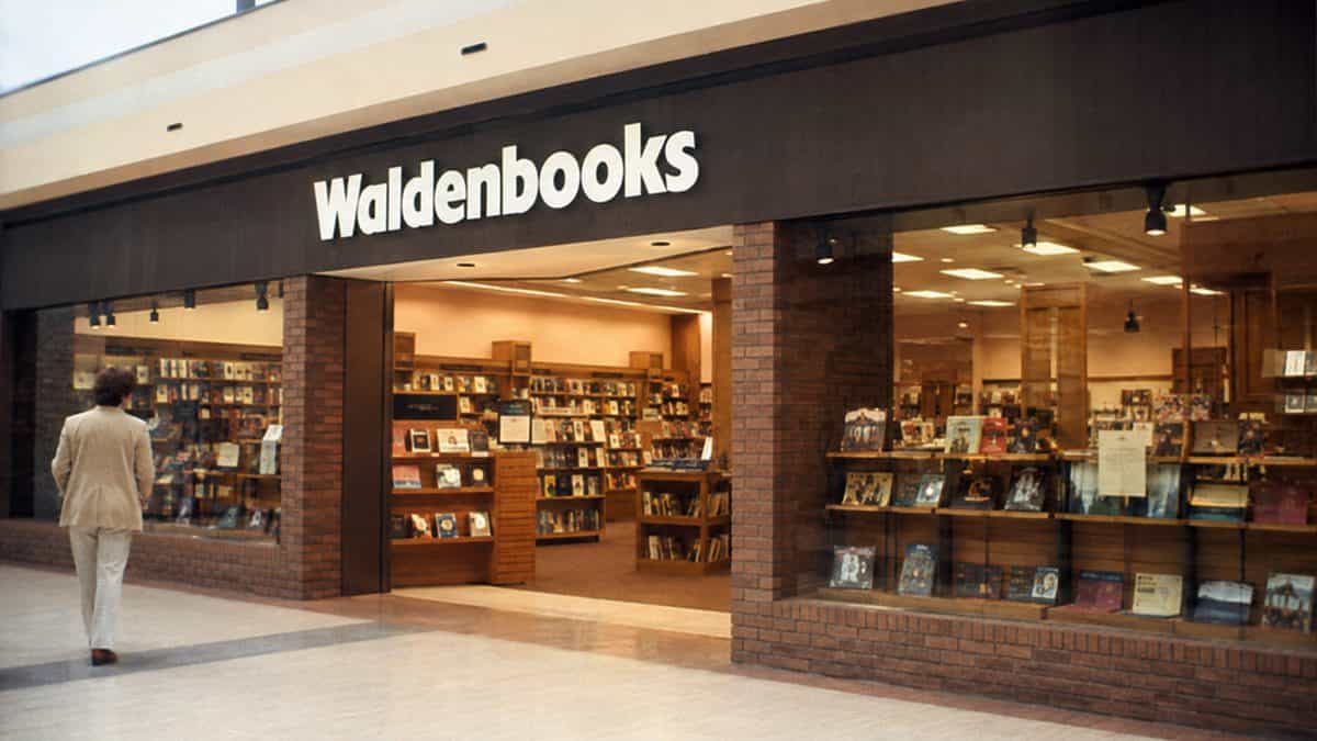 15 Mall Stores from the '80s That We Still Miss 2 Genuine 1980s photograph of a Waldenbooks storefront