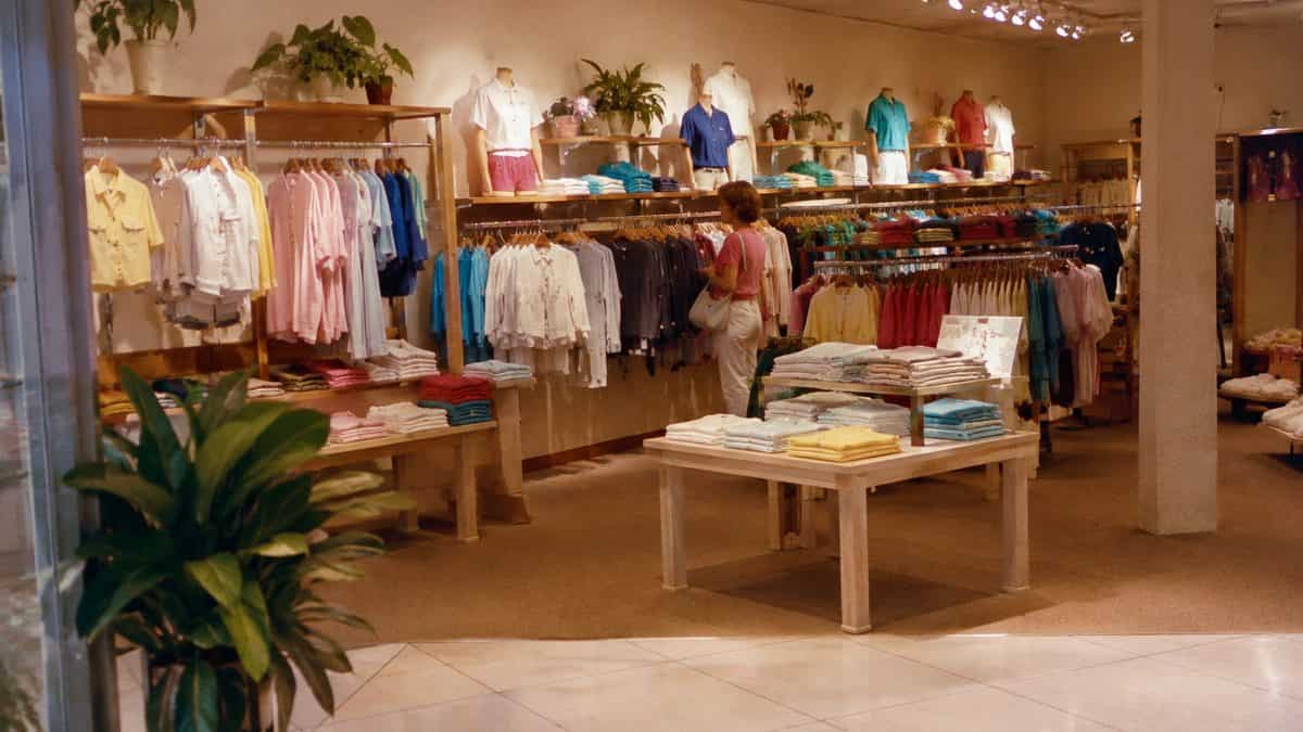 15 Mall Stores from the '80s That We Still Miss 7 Authentic 1980s photo of shoppers at Contempo Casuals