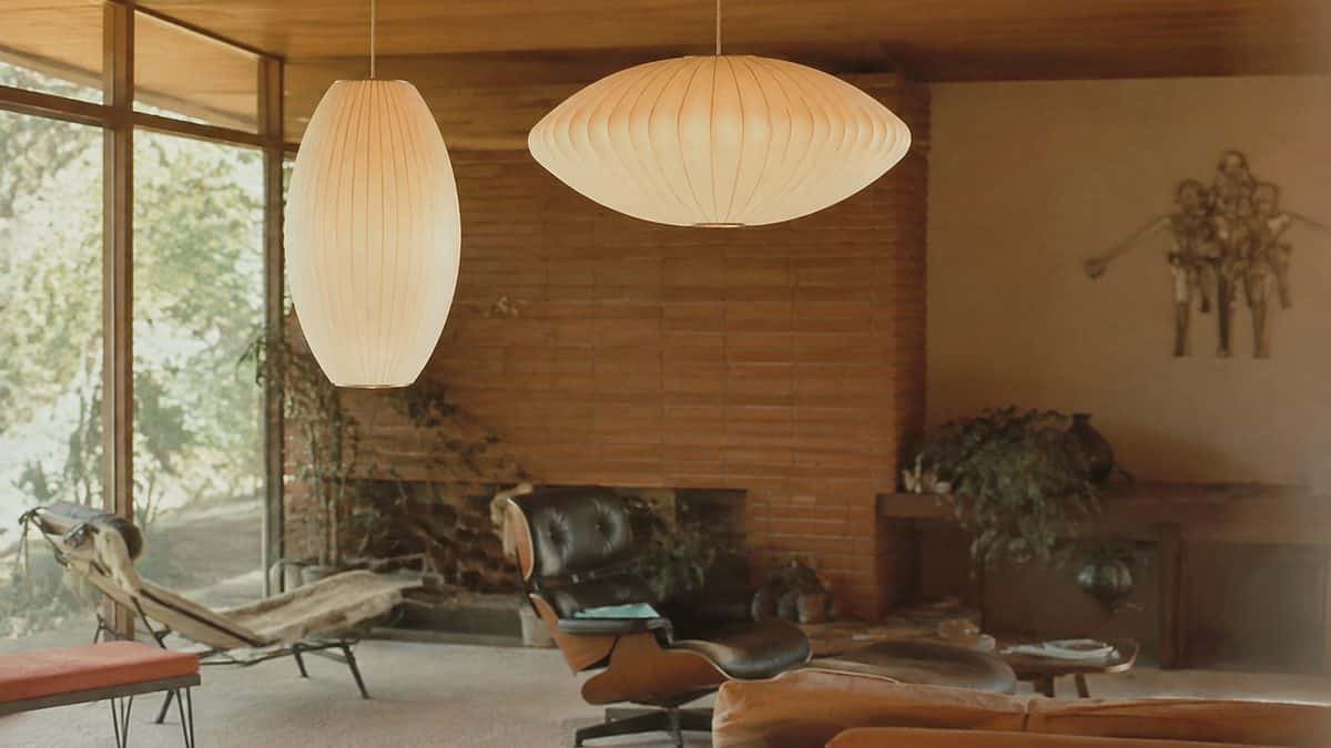 13 Vintage Home Decor Items from the '70s Worth Serious Money Now 12 Authentic George Nelson Bubble Lamps hanging in a room