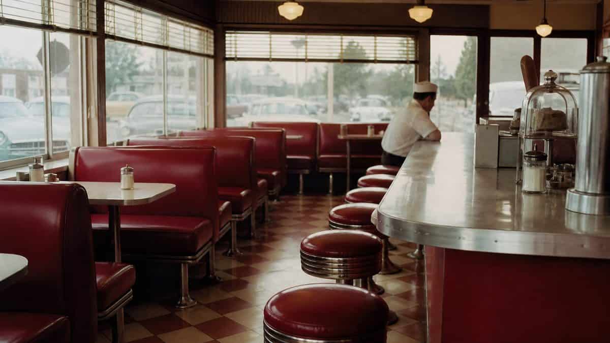 14 Classic Roadside Diners Every '50s Family Stopped At 4 1950s diner interior