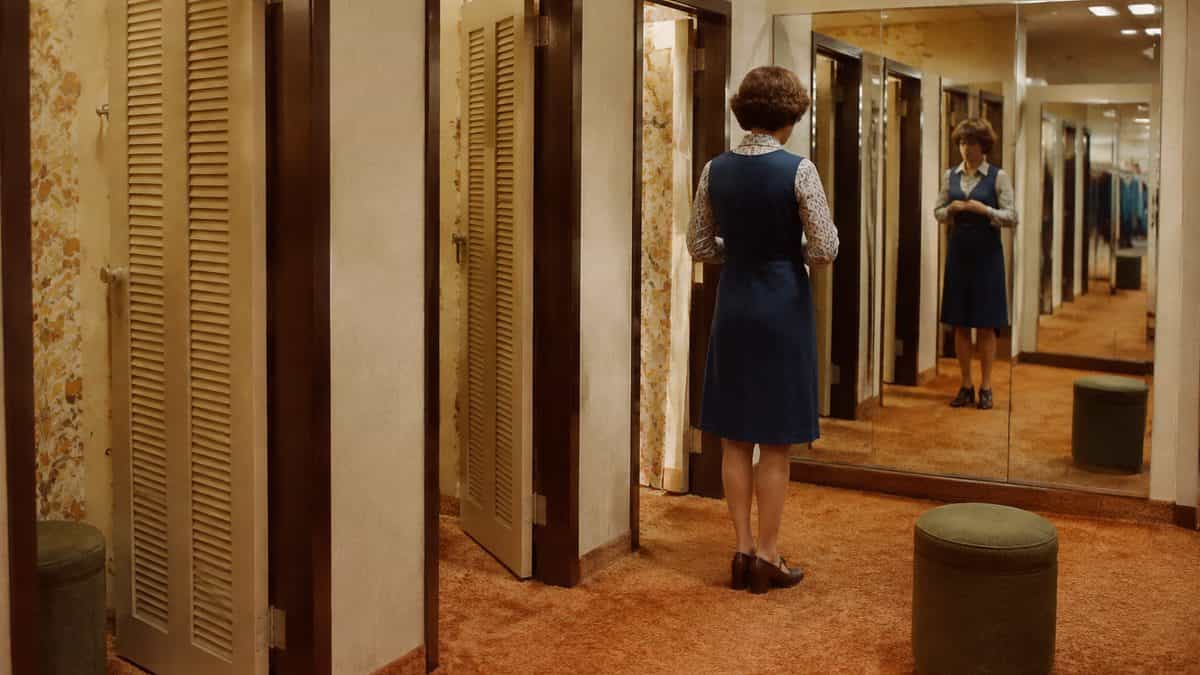 Weird Department Store Rituals '70s Shoppers Knew by Heart 4 1970s department store fitting room