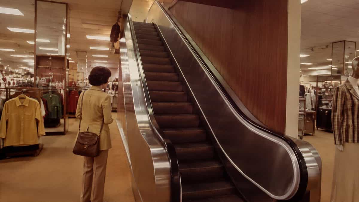Weird Department Store Rituals '70s Shoppers Knew by Heart 8 Real 70s photo of store escalator