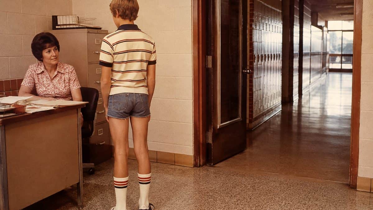 School dress code check