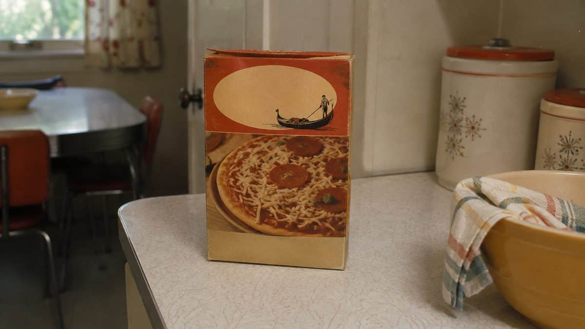 Supermarket Brands You've Forgotten — Until Now 12 1950s pizza mix box