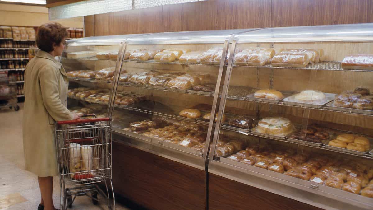 Supermarket Brands You've Forgotten — Until Now 3 A&P bakery section