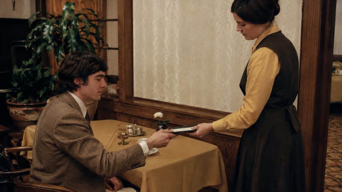 Dating Rules from the '70s That Sound Completely Insane Now 4 Authentic 1970s photo of a young man paying a bill at a restaurant.