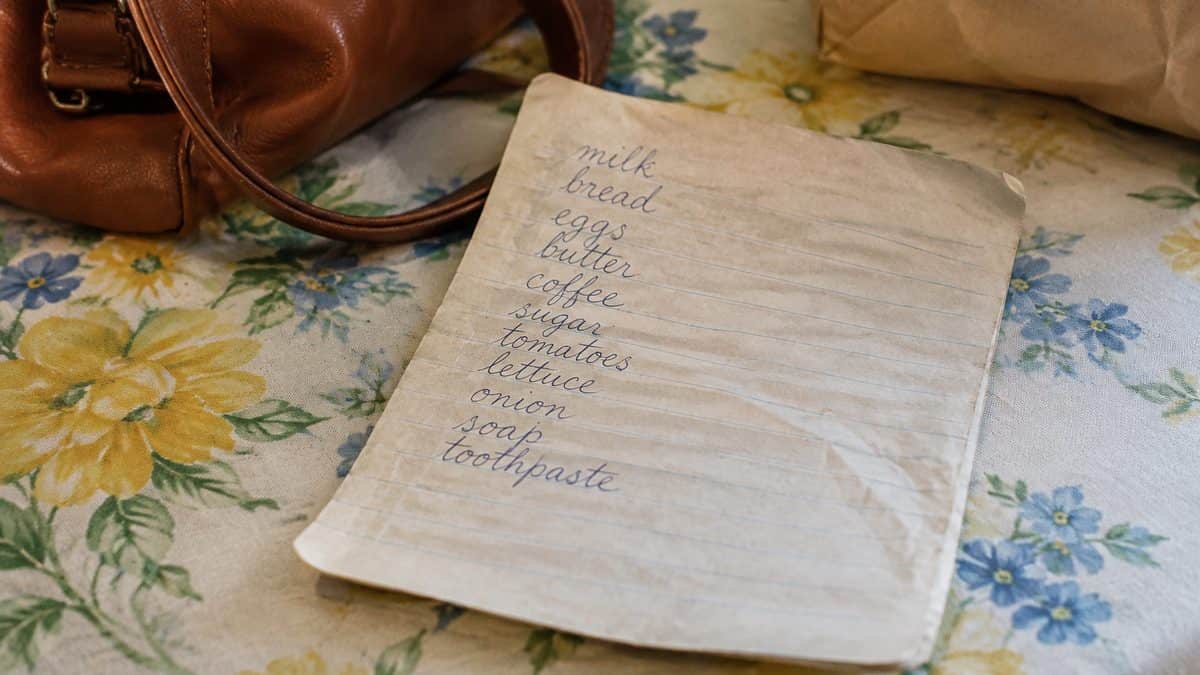 16 Essential Items Mom Always Carried That Saved the Day 14 Real handwritten vintage shopping list