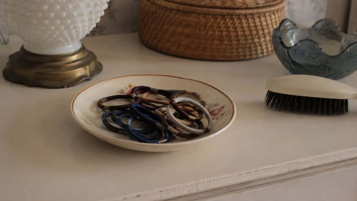 16 Essential Items Mom Always Carried That Saved the Day 16 Vintage hair ties.