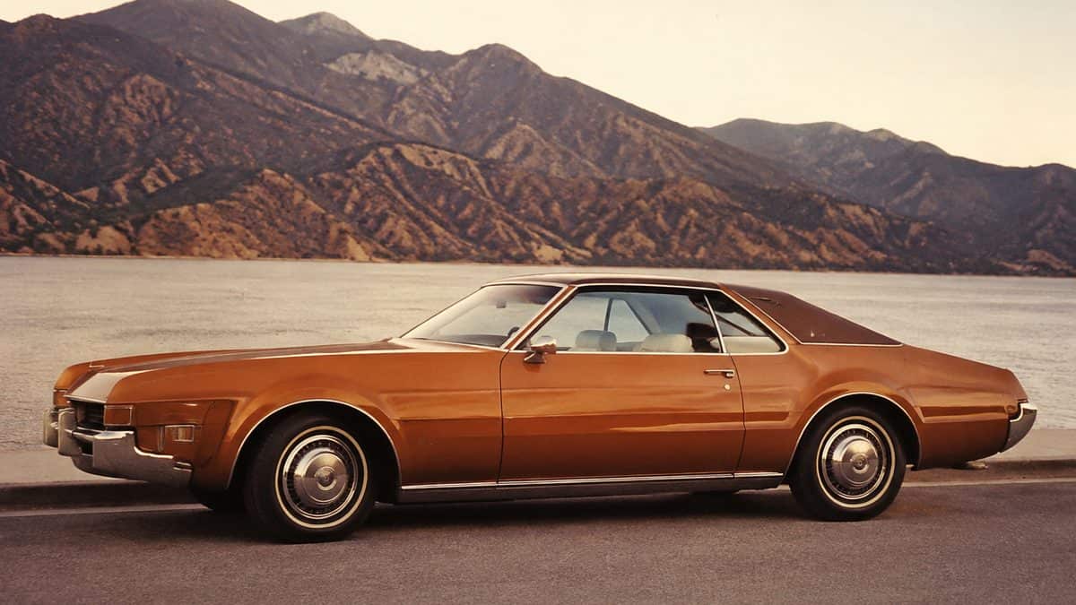 15 Seventies Cars We Were Convinced Were the Coolest Ever 13 1971-1978 Oldsmobile Toronado.