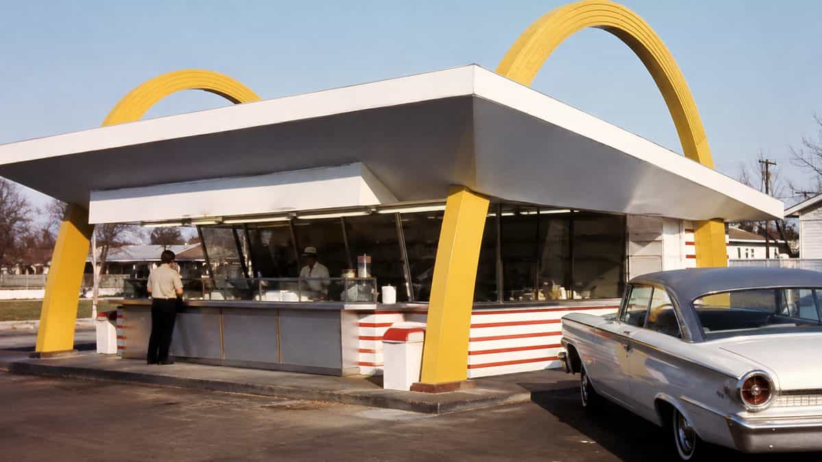 13 Things You Could Buy for a Dollar in the '60s 5 1960s McDonald's stand