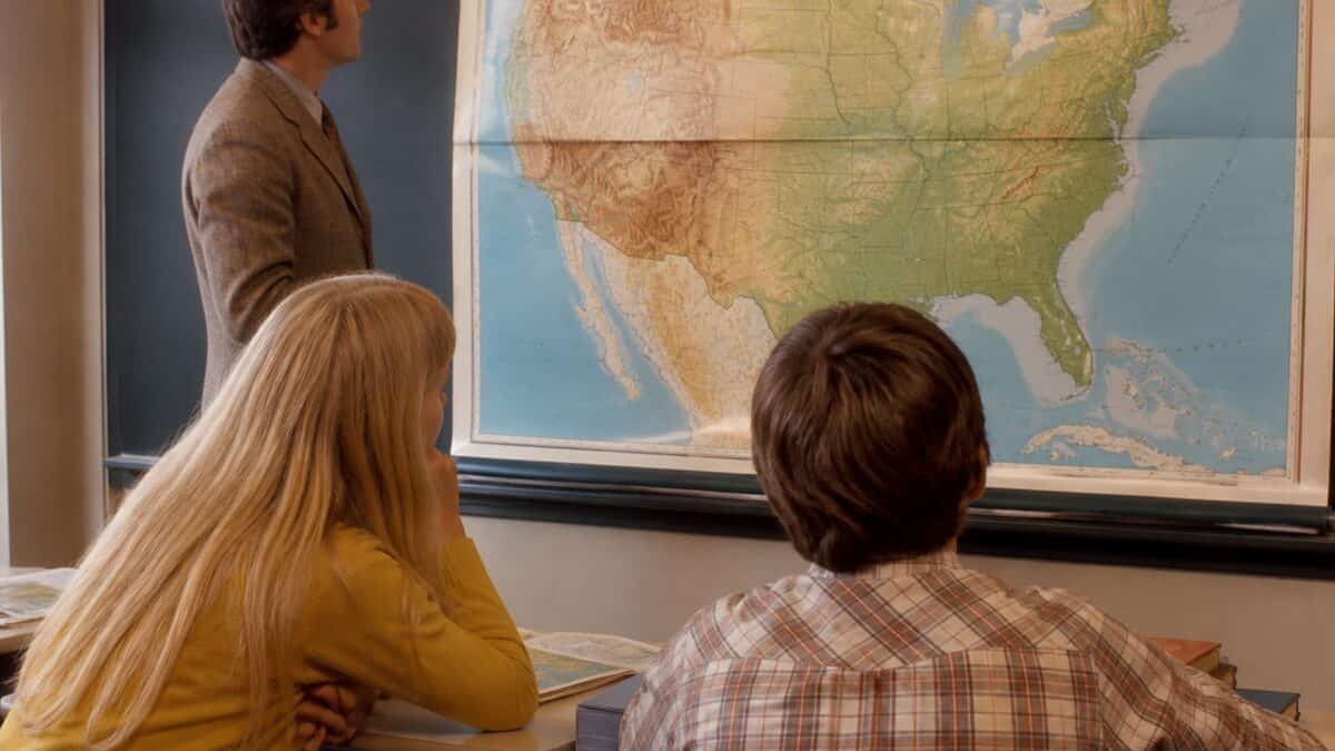 13 Things You Had to Memorize in School That Are Now Obsolete 7 Students studying a real classroom map